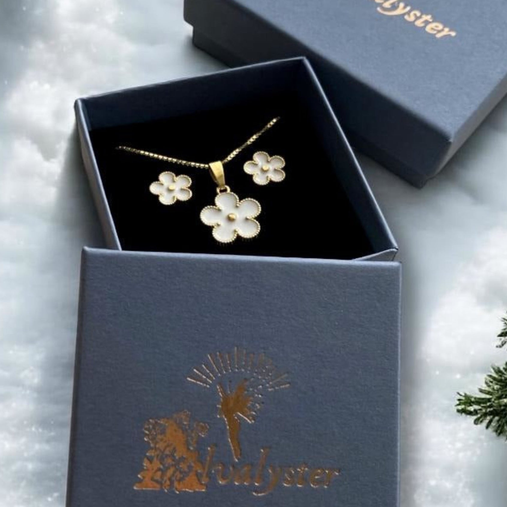 halsband blomma silver guld