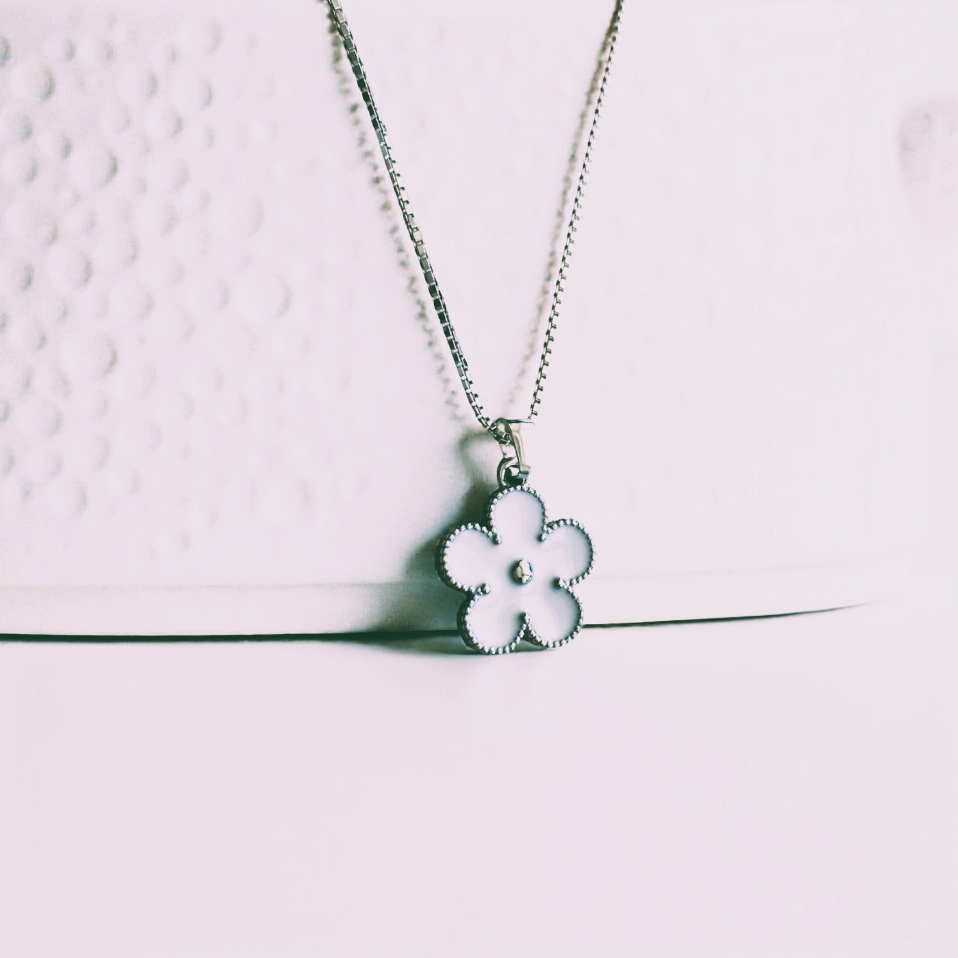 Bright flora blomma halsband