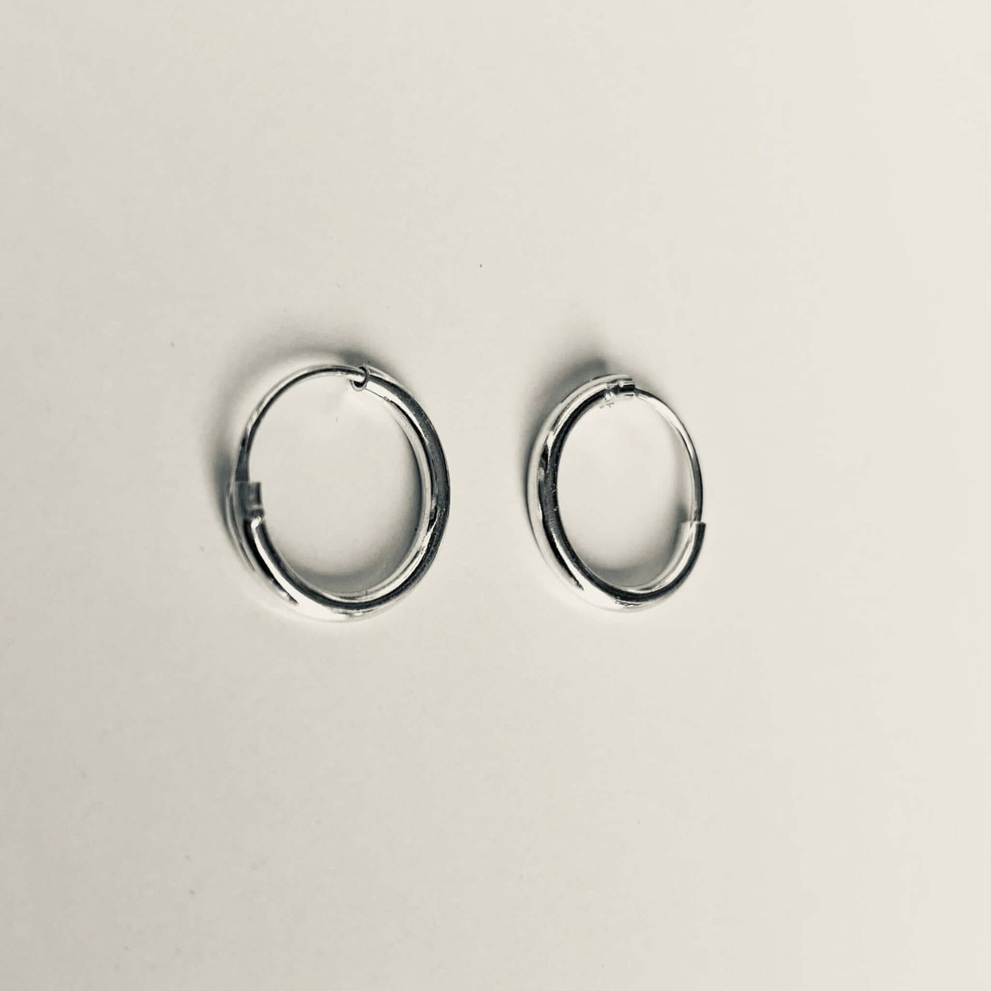 Silver hoops creoler